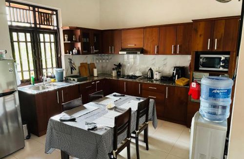 Peliyagoda House | Casa Theo