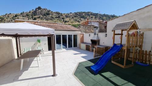 San Bartolome de Pinares House | Casa tio peguero - piscina spa