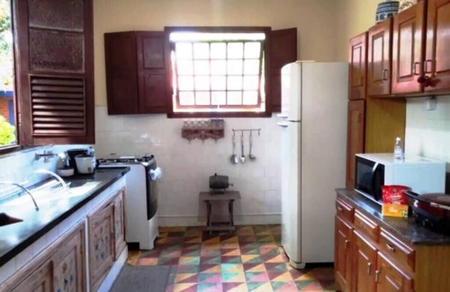 Tiradentes Cottage | Casa Tipo Chalet Alto Padrão, Centro com 2 Vagas de Garagem