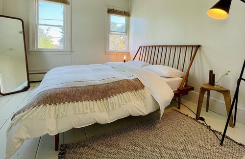 Tivoli House | Casa Tivoli - Upstate Getaway in Charming Village