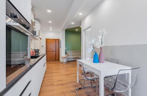 Cinecitta Apartment | Casa vacanze Delina- Luxury Apartment metro A