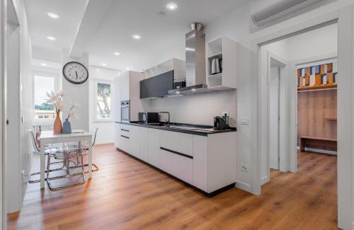 Cinecitta Apartment | Casa vacanze Delina- Luxury Apartment metro A