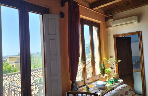 San Giovanni Montebello Apartment | Casa Vacanze Relax Etna With Stunning Natural Beauty View