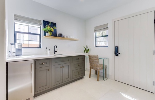 Upper East Apartment | Casa Valerio Unit 6D-Boutique Suite in Downtown Santa Barbara