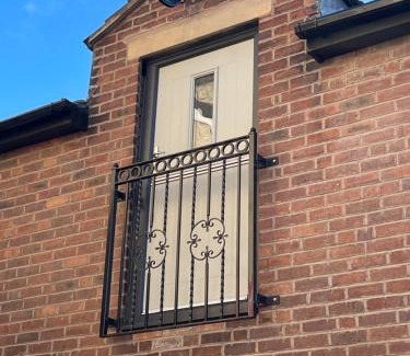 Chesterfield House | Casa Vault