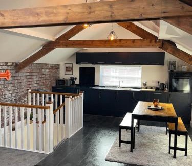 Chesterfield House | Casa Vault