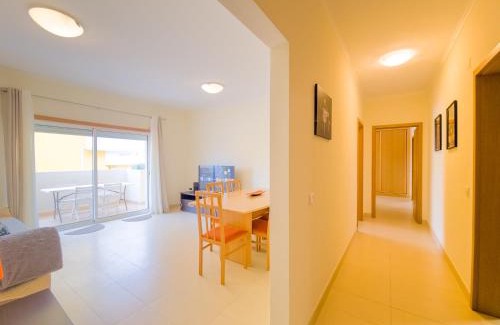 Canada Apartment | Casa Viana T2 by YHA