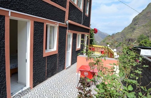 Ribeira Grande House | Casa xoxo - Bedroom 1
