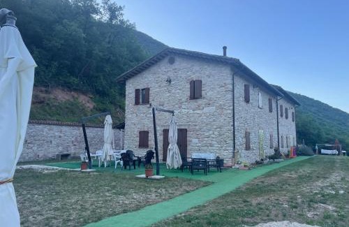 Pieve Torina Bed & Breakfast | Casale nella valle