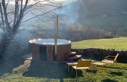 Vaudevant Villa | CASARIOU Les Bernards Villa Grande bâtisse 12p avec cheminée bain nordique billiard piscine