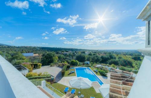Ariolos Villa | Casas de Campo em Estoi by Garvetur