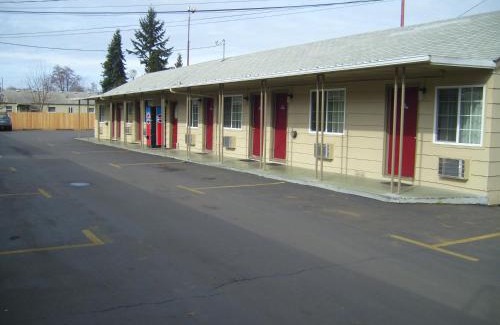Lebanon Hotel | Cascade City Center Motel