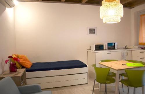 Cernusco sul Naviglio Apartment | CaseOspitali - Caramelli, bilocale per 3 in corte in centro storico