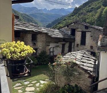 Paesana Apartment | Casetta immersa nella natura