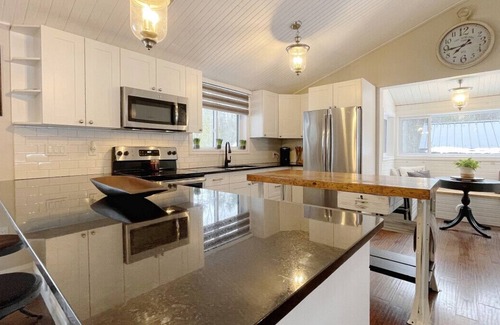 Tudor and Cashel House | Cashel Gem, Sandy Beach, Hot Tub