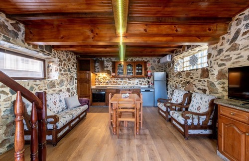 Figueiro dos Vinhos Cottage | Casinha do Quadro, relax and have fun in a quiet place