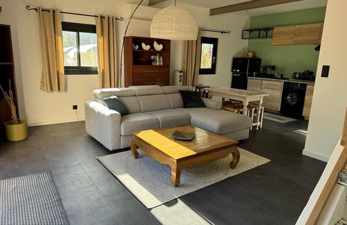 Saint-Genis House | CASITA LATINA