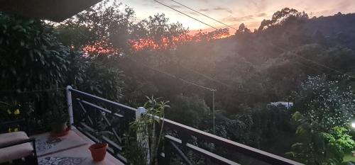 Cajon Ski Chalet | Casita Tucana21, escape to a mountain haven! 75Mb