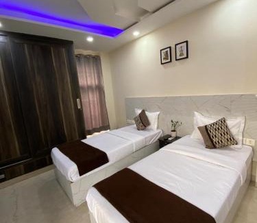 Patel Nagar Bed & Breakfast | Cassava Stay