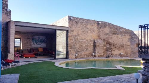 Fonolleres House | Castell de Fonolleres