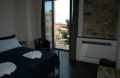 Nizza di Sicilia Bed & Breakfast | Castello D'Alcontres B&B