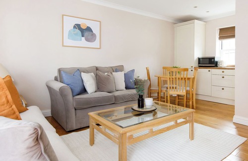 Lewes House | Castle Bank Terrace - just a few minutes walk to the high street