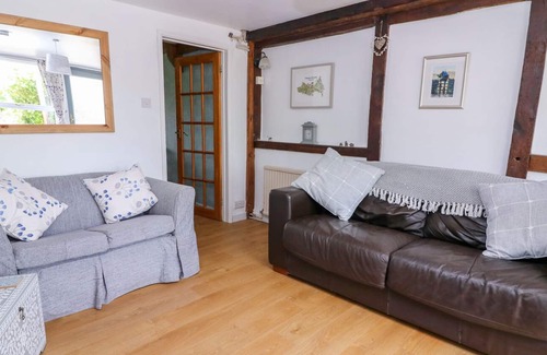 Talgarth Cottage | CASTLE GREEN, pet friendly, character holiday cottage in Talgarth