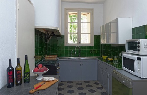Meze Other | Castle, Pool & Park, 15 km from beaches & Sète