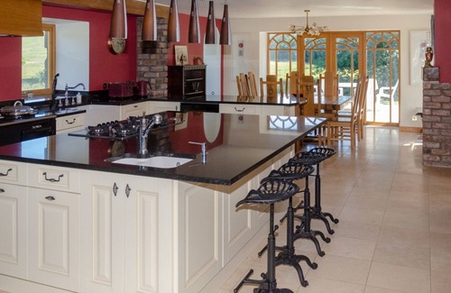 Kirriemuir Cottage | Castleview - Newton Steading