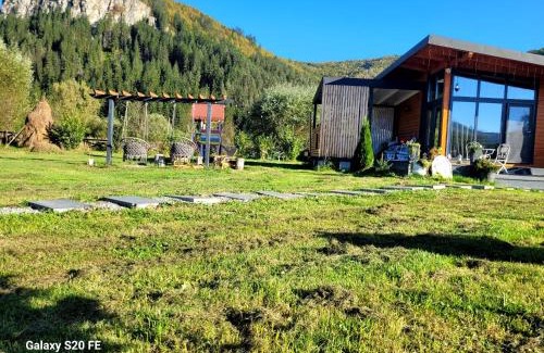 Lupsa House | Casuta de sub stanca Apuseni,hot tub inclus