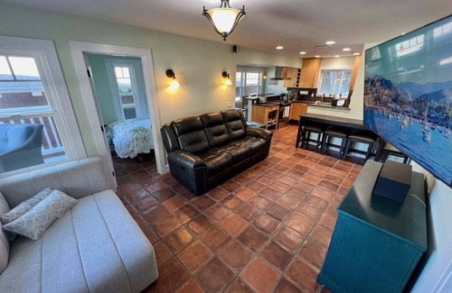 Avalon House | Catalina Three bedroom relaxation home on the hill with Hot Tub, Fire Table, BBQ and Golf Cart