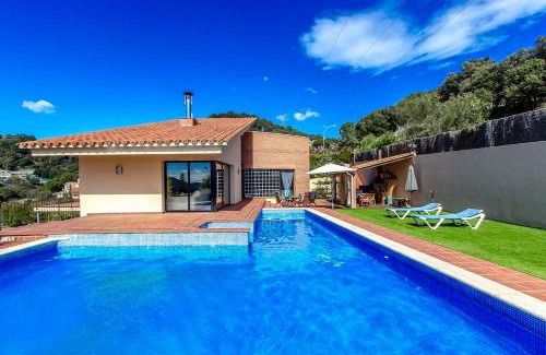 Caldes de Montbui Villa | Catalunya Casas Stunning modern villa and just half hour to Barcelona!
