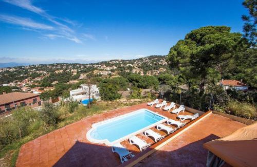 Lloret Blau Villa | Catalunya Casas Lovely Lazy days at Lloret de Mar with private pool