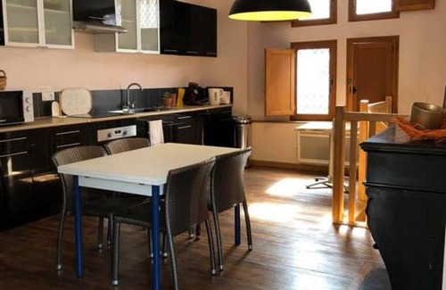 Bar-sur-Seine House | Caveau de la tour