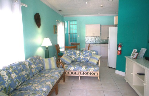 Colliers Bay Cottage | 'Cayman Cottage by the Sea' - Economical Family Accommodations
