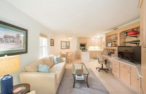 Seven Mile Beach House | Cayman Reef Resort #6