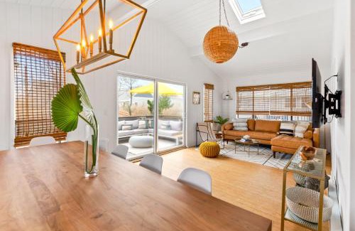 Ocean Bay Park House | Cayuga Street Sunshine Retreat