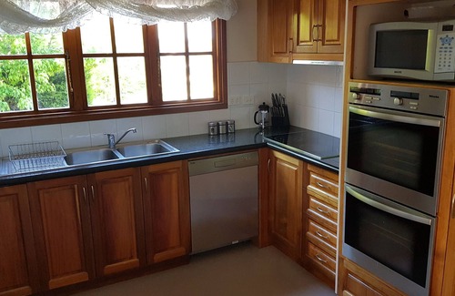 Blackmans Bay House | Cedar Cottages Blackmans Bay - Cedar Cottage