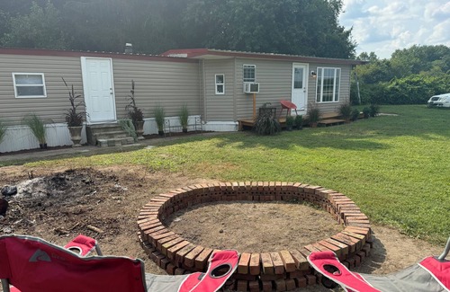 Clayton House | Cedar Cove a Cozy 2-bedroom mobile home in lovely Clayton DE with AC, WiFi