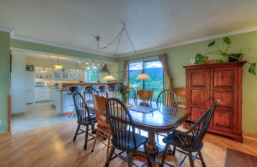Eastsound House | Cedar Field Vacation House on Orcas Island - August Nights Sale!
