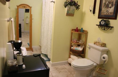 Lebanon Bed & Breakfast | Cedar Grove Inn