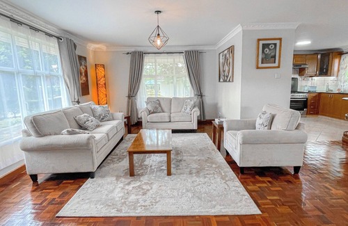 Athi River Villa | Cedar