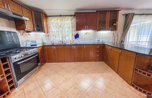 Athi River Villa | Cedar