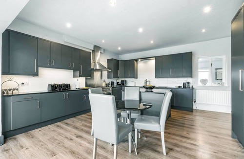 Halfway House Villa | Cedar Lodge - Seven Bedroom Villa, Sleeps 19