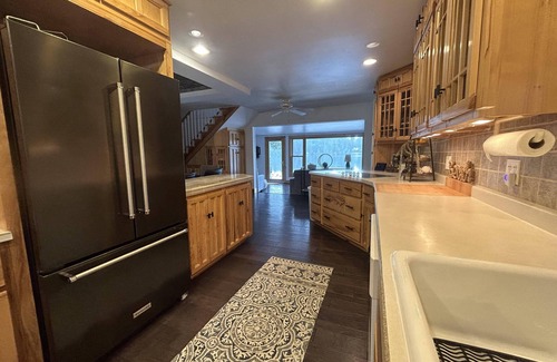 Gwinn Cabin | Cedar Retreat located in God's Country, on East Bass Lake. Sleeps 10!