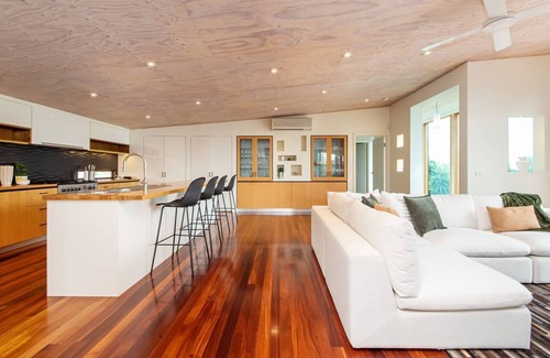 McCrae House | Cedar Views in McCrae