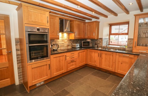 Garndolbenmaen Cottage | CEFN-YR-EFAIL, pet friendly, character holiday cottage in Porthmadog