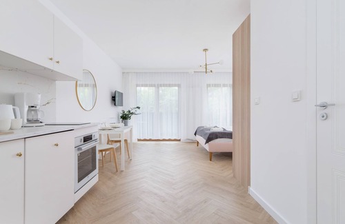 Brynow Apartment | Ceglana 76 | Bright Studio | Parking & Balcony