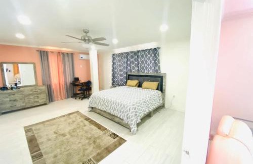 Georgetown Apartment | Celebrity Suite - 3 Bedroom
