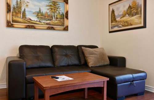 Downtown Niagara Falls Apartment | Centennial Suite